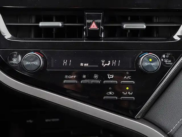 2022 Toyota Camry Hybrid XSE, Sunroof, Back Camera, Alloy Wheels - Photo 23