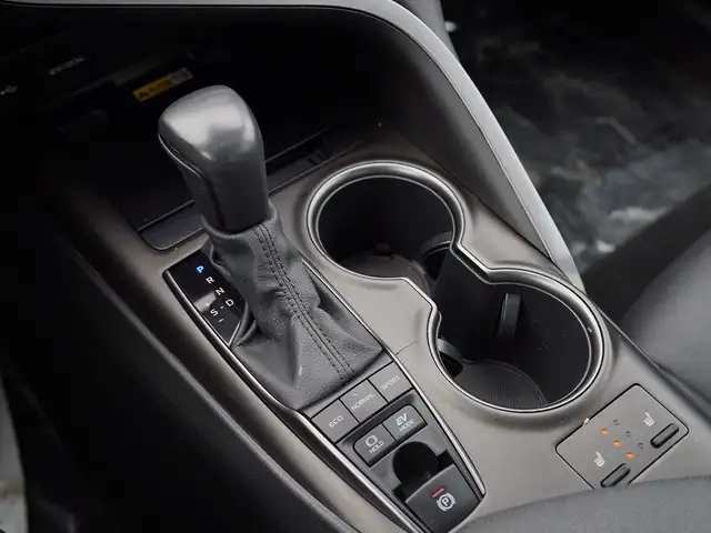 2022 Toyota Camry Hybrid XSE, Sunroof, Back Camera, Alloy Wheels - Photo 25