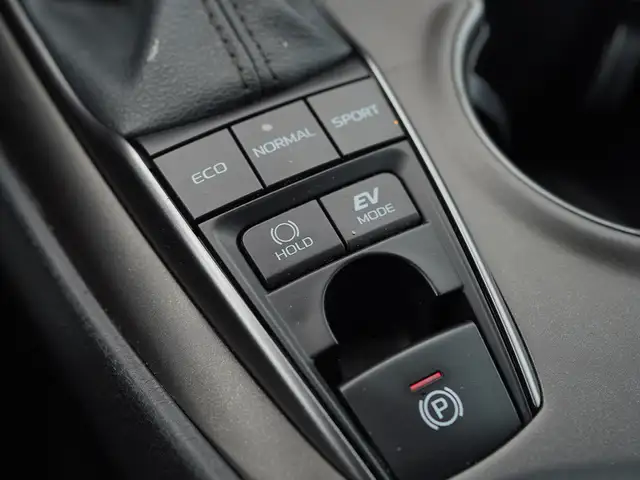 2022 Toyota Camry Hybrid XSE, Sunroof, Back Camera, Alloy Wheels - Photo 28