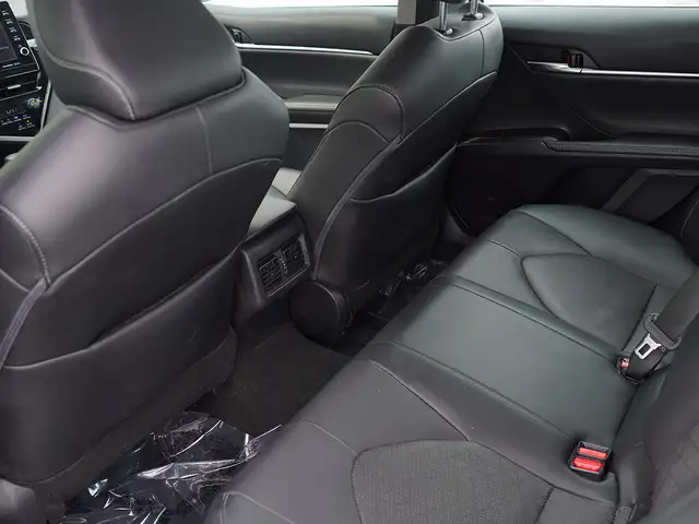 2022 Toyota Camry Hybrid XSE, Sunroof, Back Camera, Alloy Wheels - Photo 32