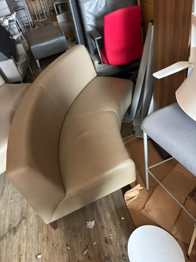 Steelcase Coalesse Circular Couch – Modern Lounge Seating | $300 - Photo 2