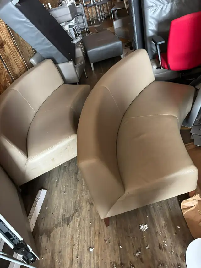 Steelcase Coalesse Circular Couch – Modern Lounge Seating | $300 - Photo 4