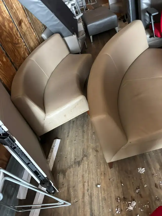 Steelcase Coalesse Circular Couch – Modern Lounge Seating | $300 - Photo 5