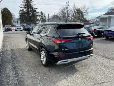 2024 Mitsubishi Outlander Plug-In Hybrid - Photo 5