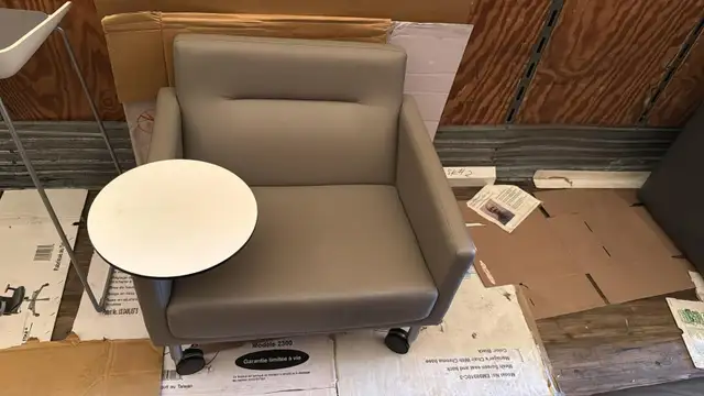 Steelcase Coalesse Single Seater with Removable Tray!