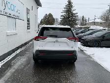 2024 Toyota RAV4 XLE - Photo 4
