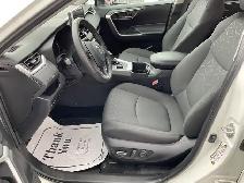 2024 Toyota RAV4 XLE - Photo 9