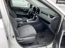 2024 Toyota RAV4 XLE - Photo 10