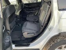 2023 Jeep Grand Cherokee L Laredo - Photo 14