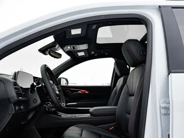 2026 Chevrolet Traverse - Photo 16