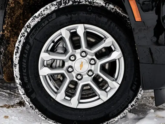 2026 Chevrolet Suburban LS - Photo 6
