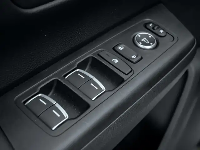 2024 Honda CR-V Hybrid EX-L|AWD|ACC|LANEKEEP|HEATED STEERING & S - Photo 12