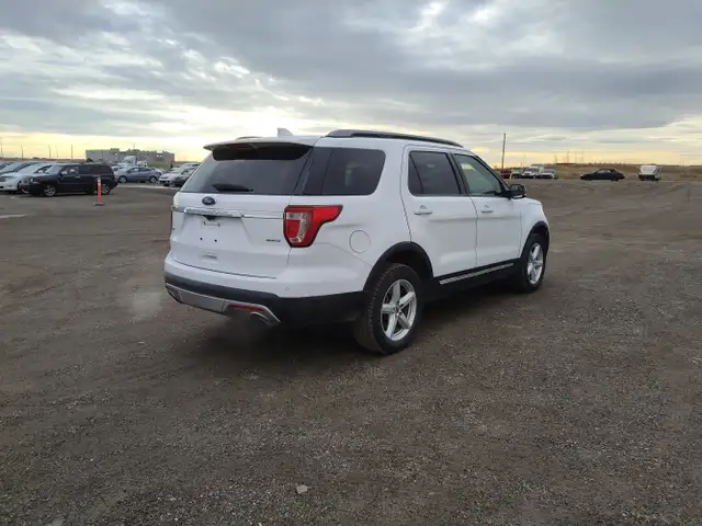 2017 Ford Explorer - Photo 4