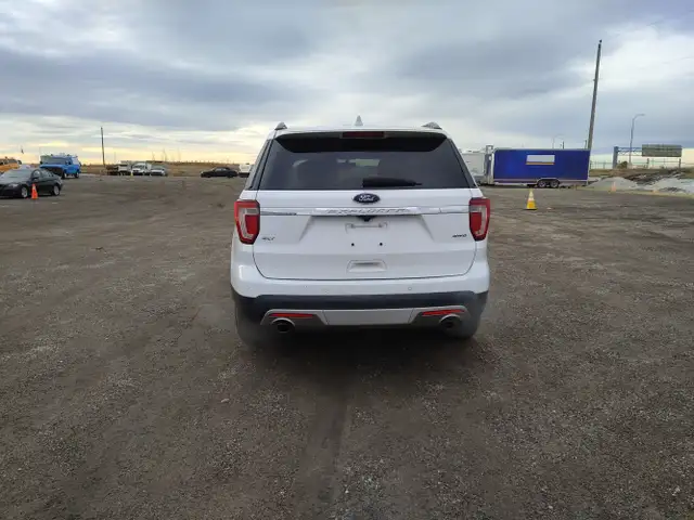 2017 Ford Explorer - Photo 6
