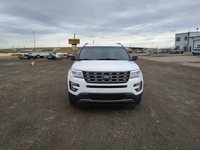 2017 Ford Explorer - Photo 8