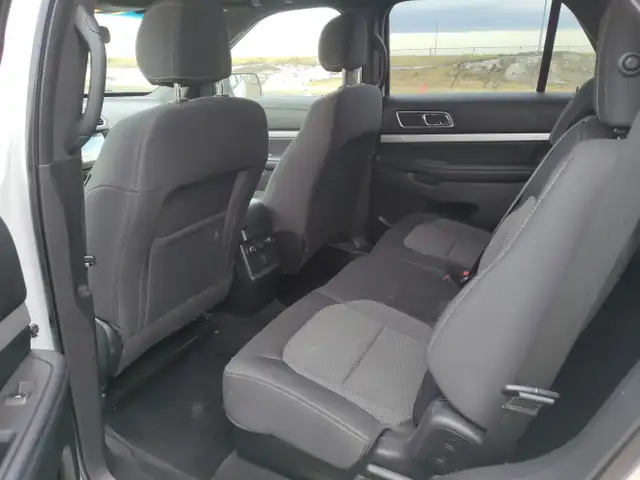 2017 Ford Explorer - Photo 14