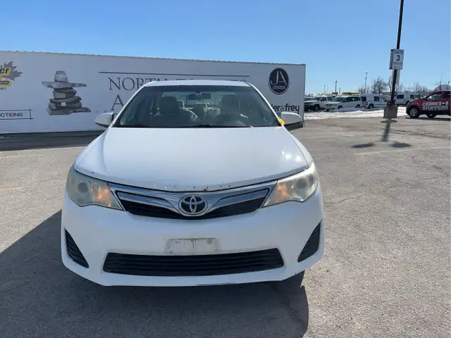 2013 Toyota Camry - Photo 8