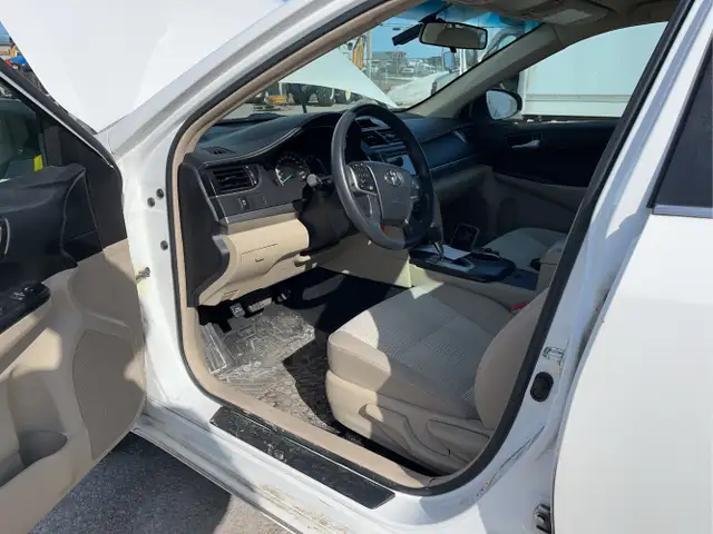 2013 Toyota Camry - Photo 12