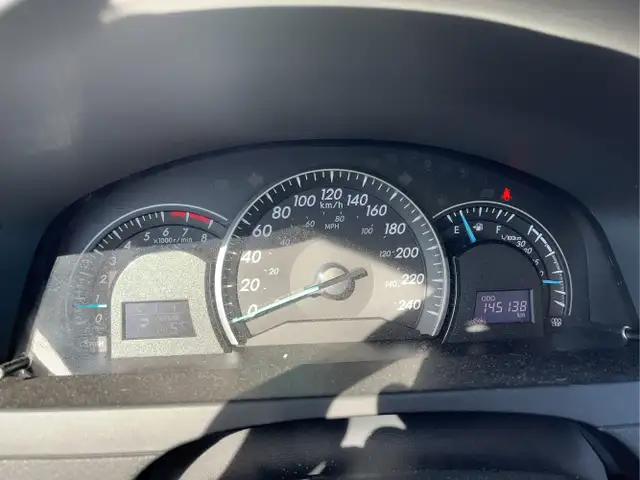 2013 Toyota Camry - Photo 14