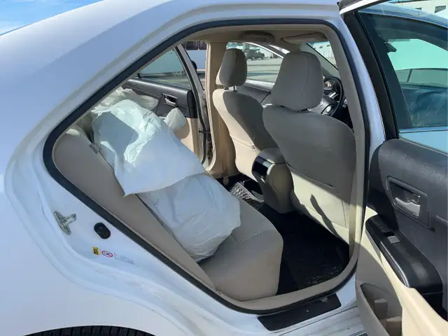 2013 Toyota Camry - Photo 18