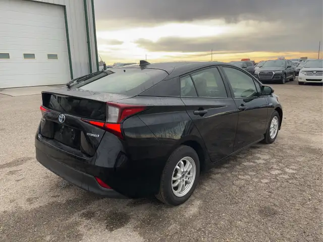 2019 Toyota Prius - Photo 4