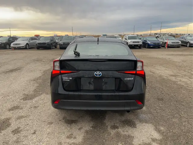 2019 Toyota Prius - Photo 6