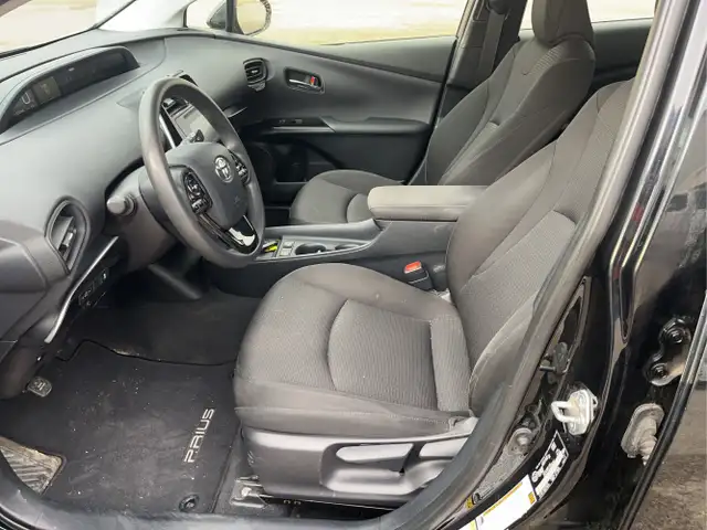 2019 Toyota Prius - Photo 13
