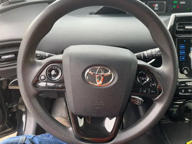 2019 Toyota Prius - Photo 18