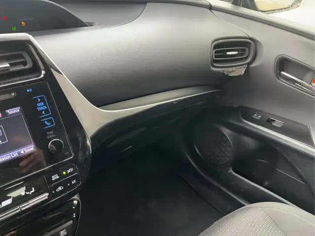 2019 Toyota Prius - Photo 20