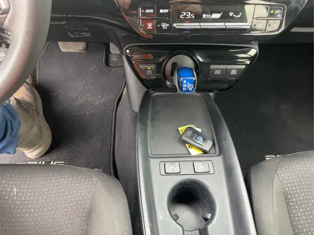 2019 Toyota Prius - Photo 21