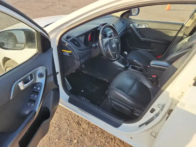 2012 Kia Forte5 - Photo 13