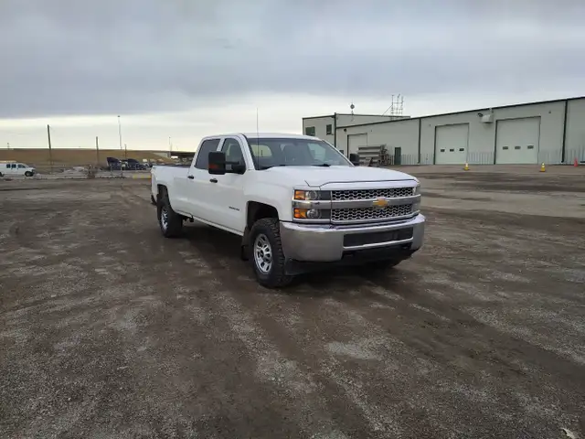 2019 Chevrolet Silverado 3500HD - Photo 2