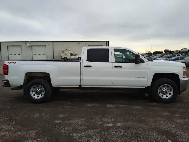 2019 Chevrolet Silverado 3500HD - Photo 7