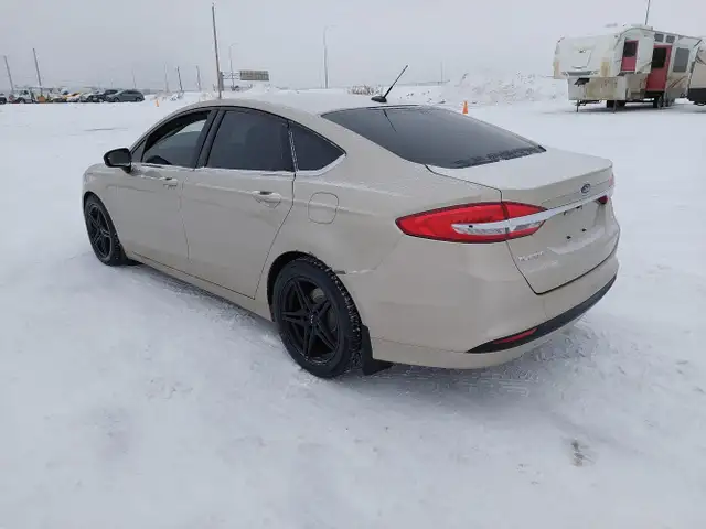 2017 Ford Fusion - Photo 3