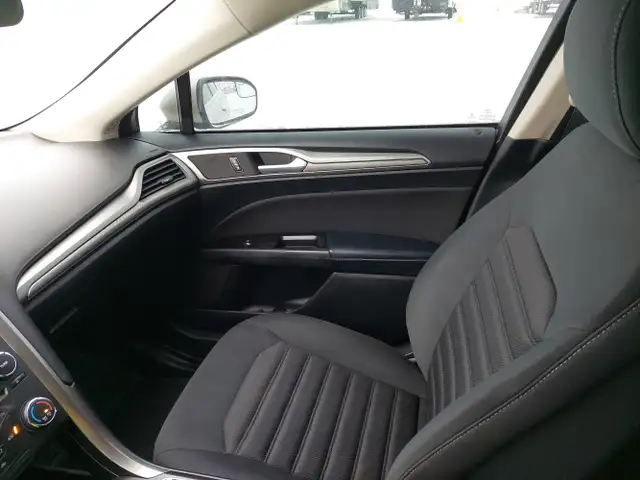 2017 Ford Fusion - Photo 27