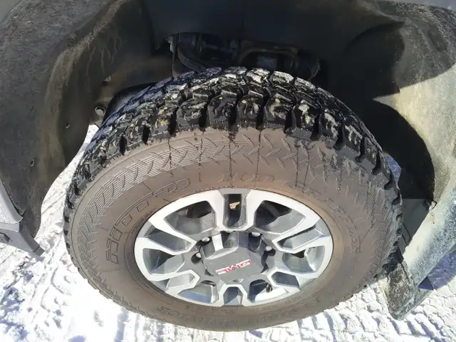 2022 GMC Sierra 3500HD - Photo 9