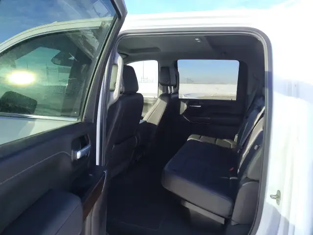2022 GMC Sierra 3500HD - Photo 14