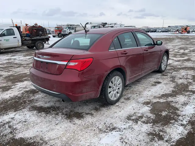 2014 Chrysler 200 - Photo 6