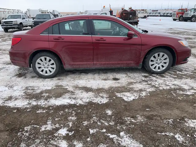 2014 Chrysler 200 - Photo 7