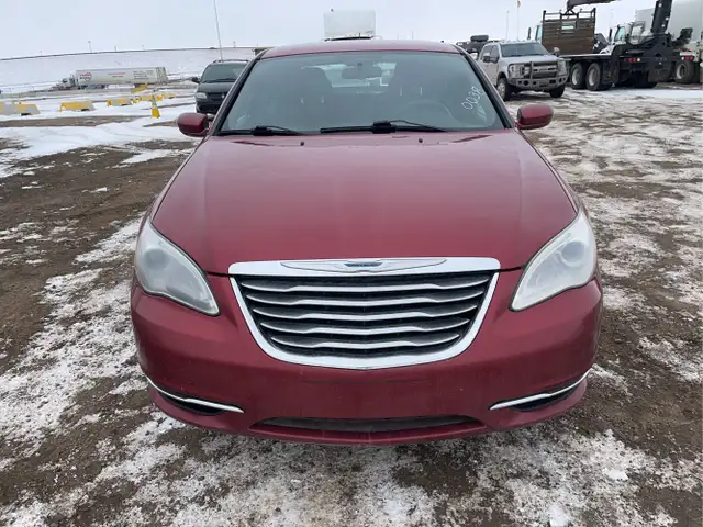 2014 Chrysler 200 - Photo 9