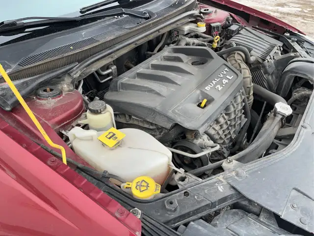 2014 Chrysler 200 - Photo 21