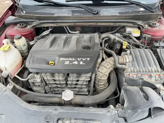 2014 Chrysler 200 - Photo 22