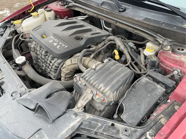 2014 Chrysler 200 - Photo 23