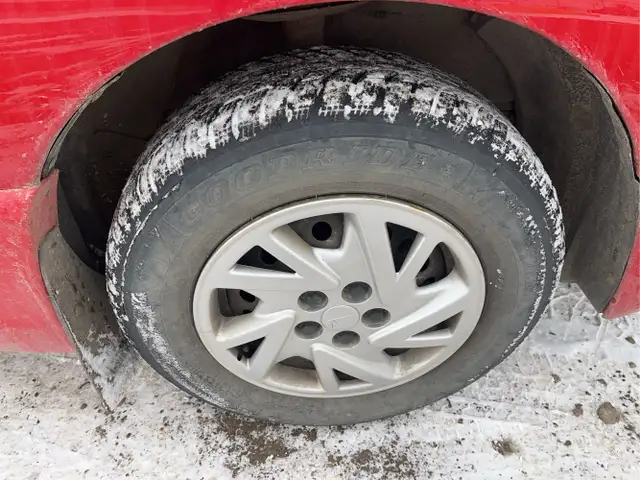 2005 Pontiac Sunfire - Photo 12