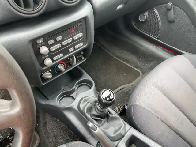 2005 Pontiac Sunfire - Photo 16