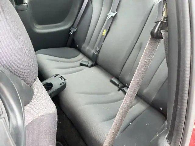 2005 Pontiac Sunfire - Photo 17