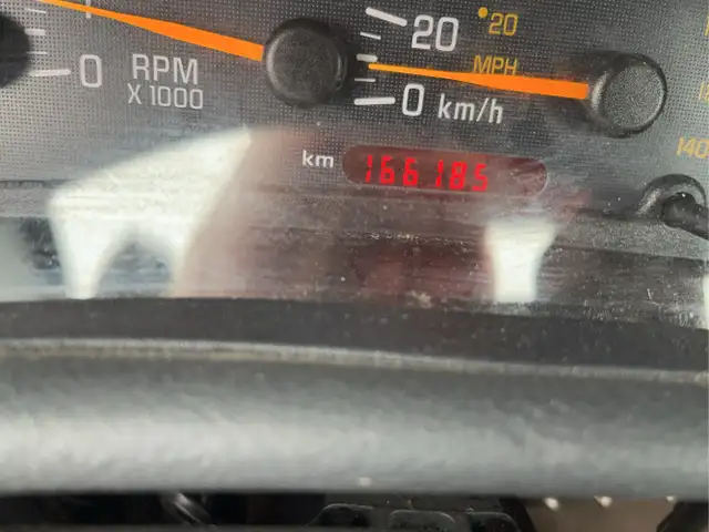 2005 Pontiac Sunfire - Photo 23