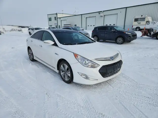2015 Hyundai Sonata Hybrid - Photo 2