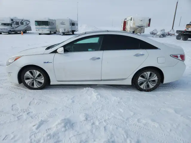2015 Hyundai Sonata Hybrid - Photo 5