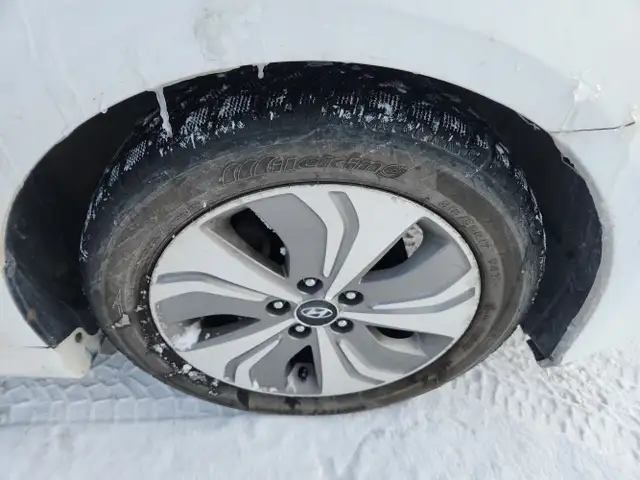 2015 Hyundai Sonata Hybrid - Photo 12